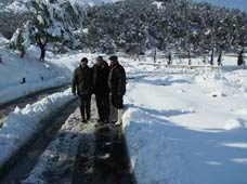 la neve al cimitero