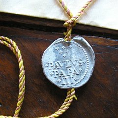 Sigillo plumbeo pendente di Paolo III (pontificato dal 1534 al 1549)

