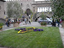 Piazza S. Lorenzo, sullo sfondo il Palazzo dei Papi